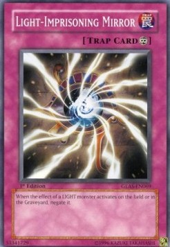 Light-Imprisoning Mirror 