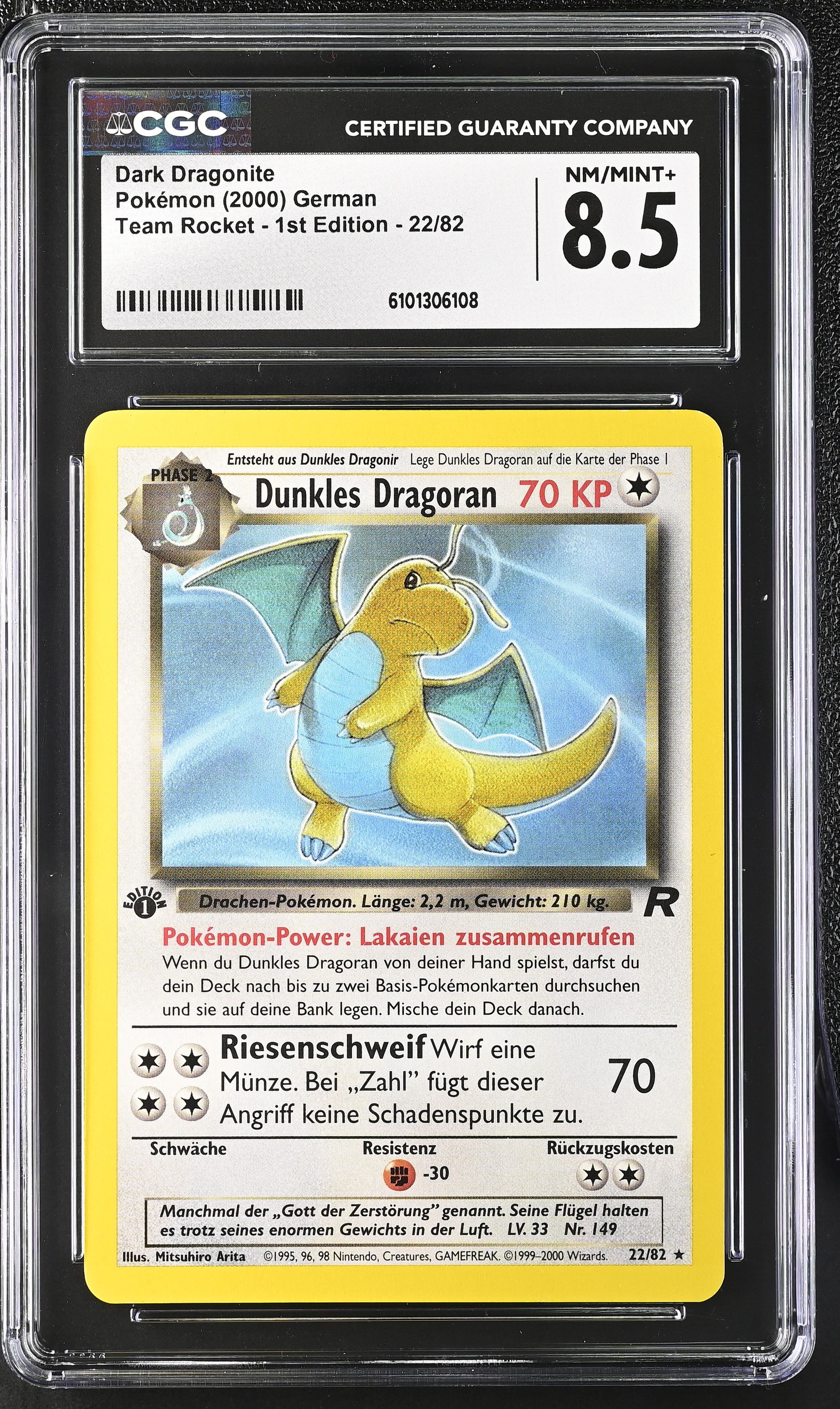 Dark Dragonite - TR 22 - German - CGC 8.5