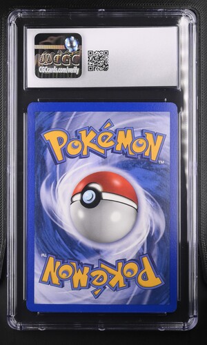 Kabutops ex - SS 97 - German - CGC 8.5