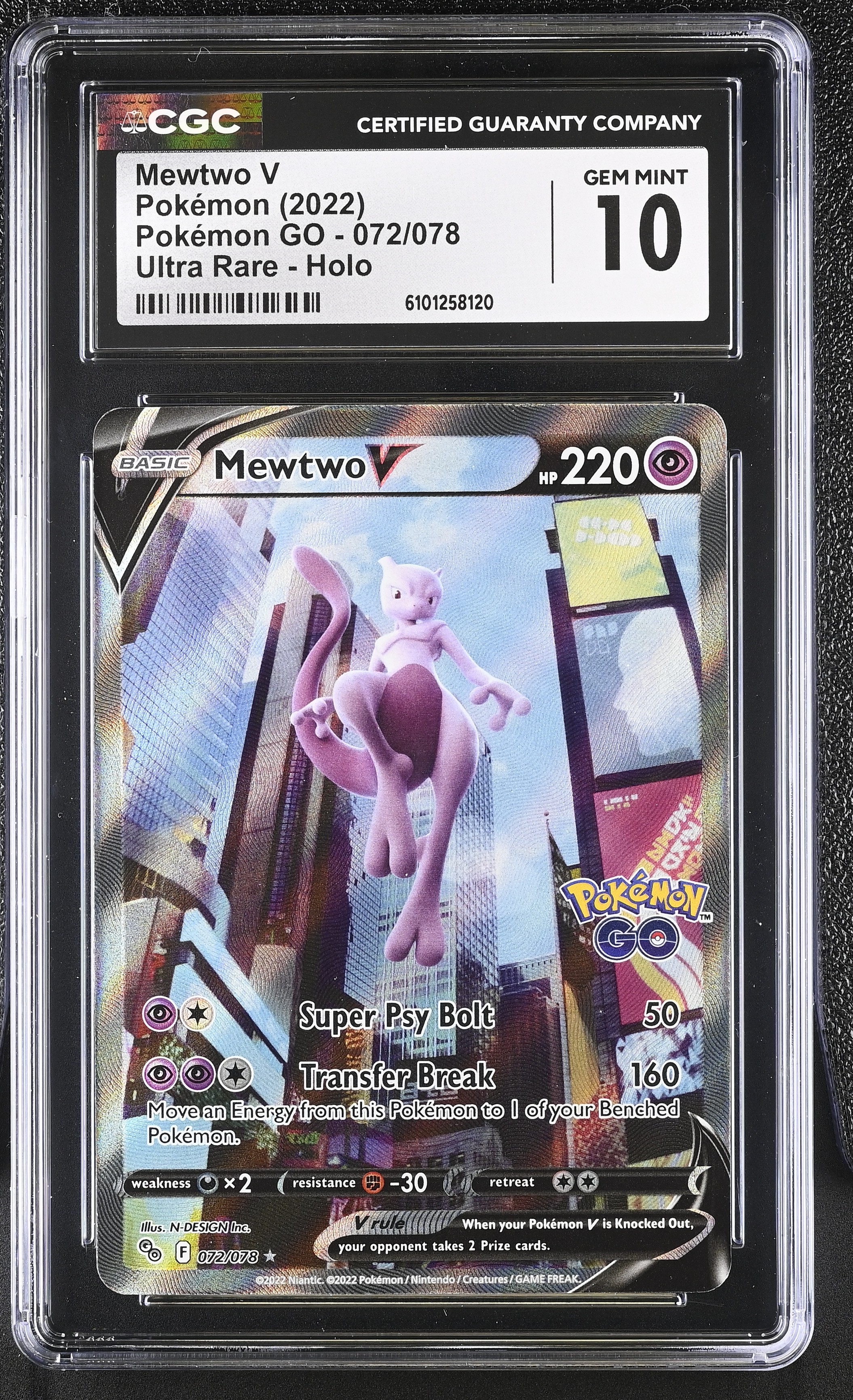 Mewtwo V - PGO 72 - English - CGC 10 
